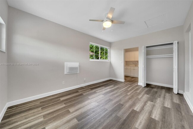Building Photo - 8275 SW 41st St