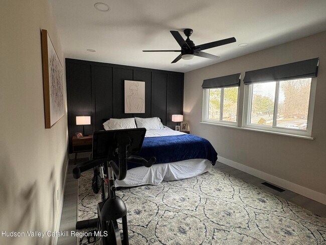 Building Photo - 204 Village Ct