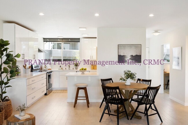 Building Photo - The Best View in Southern Marin! Luxury To...