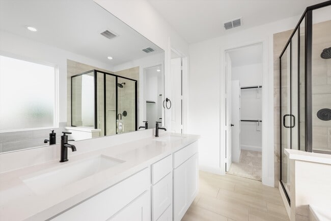 Building Photo - 1013 Rainshower Wy