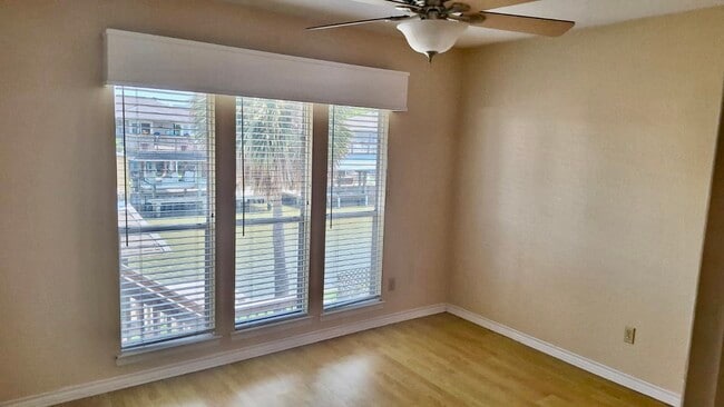 Building Photo - 19 N White Heron Dr