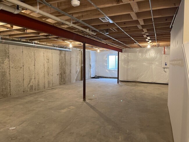Building Photo - 721 Dropseed Ln