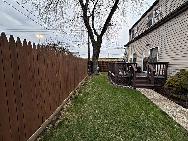 Building Photo - 8304 S 79th Ct