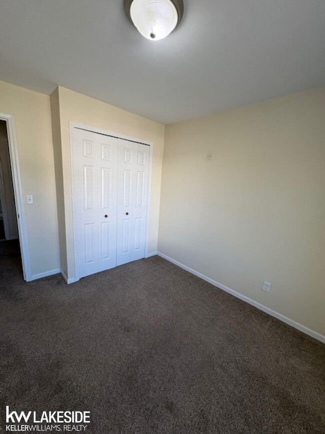 Building Photo - 14231 Ivanhoe Dr