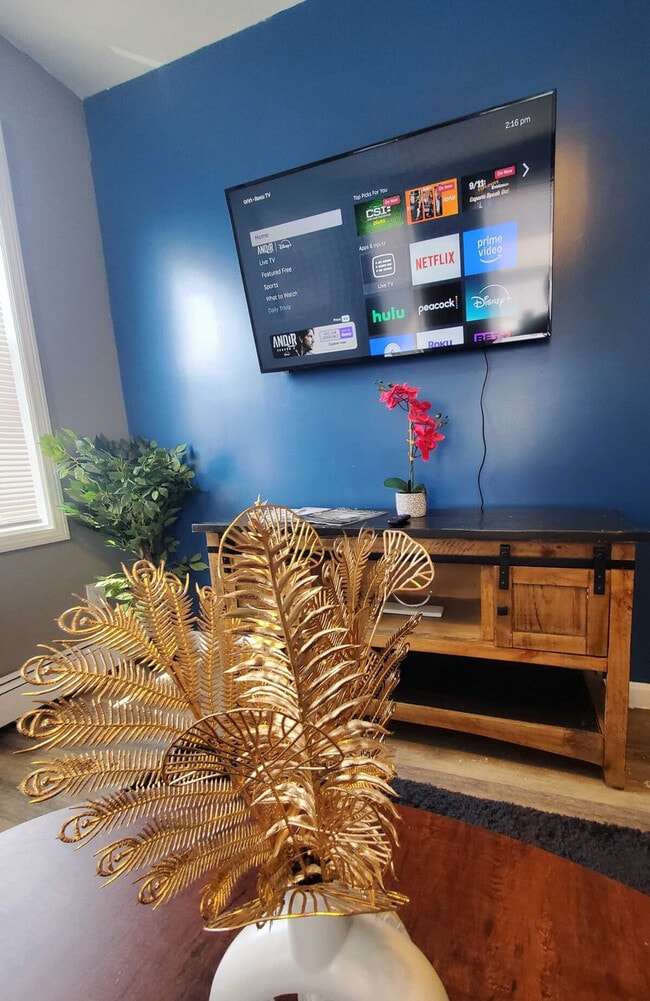 Building Photo - 3 Salmon St