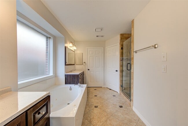 Building Photo - 14123 Torrey Forest Dr