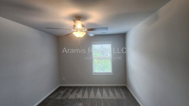 Building Photo - 5228 Pinnacle Walk