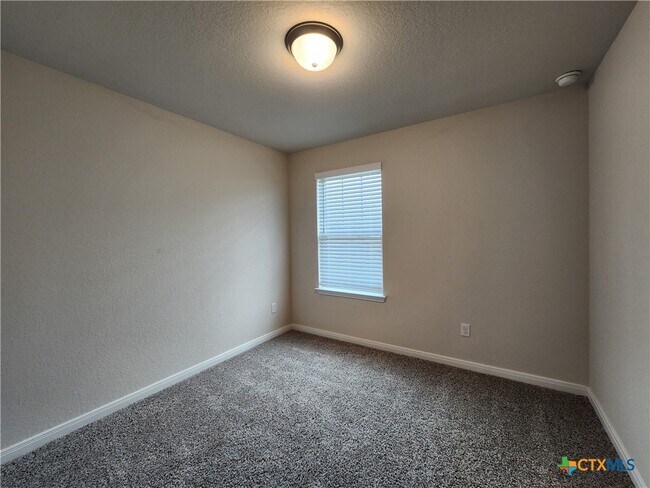 Building Photo - 1225 Ella Xing