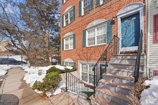 Building Photo - 47 Rutgers Dr