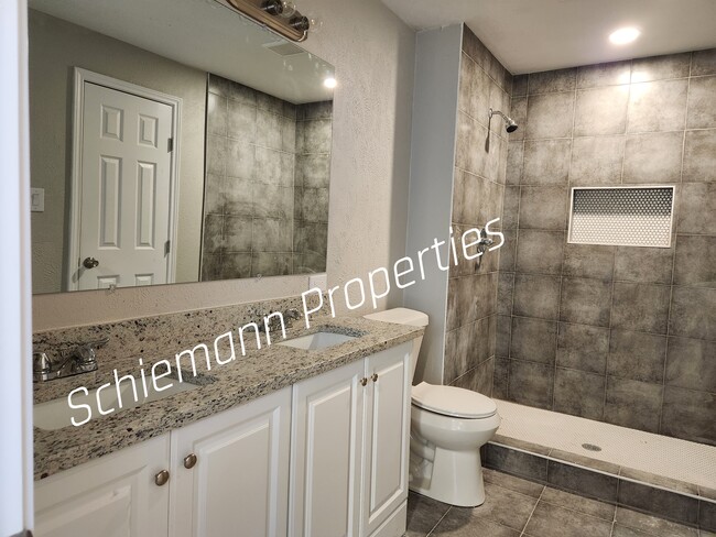 Building Photo - 202 N Getzendaner St