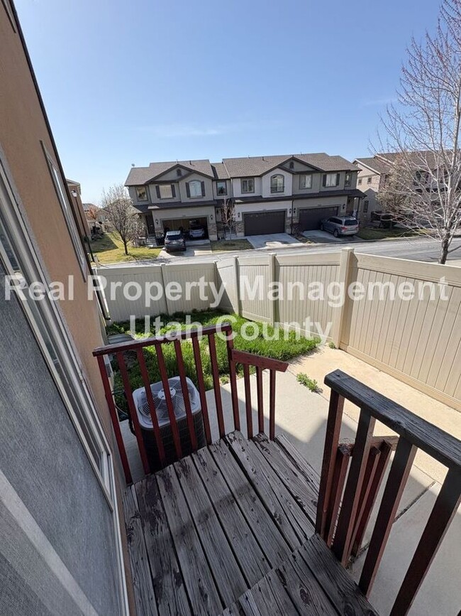 Building Photo - 2477 Garden Dr