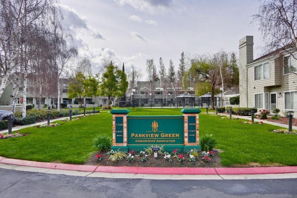 Building Photo - 1711 Parkview Green Cir