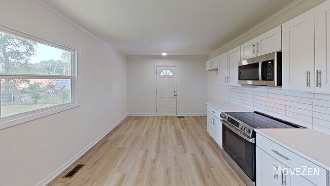 Building Photo - 206 Plaza Dr