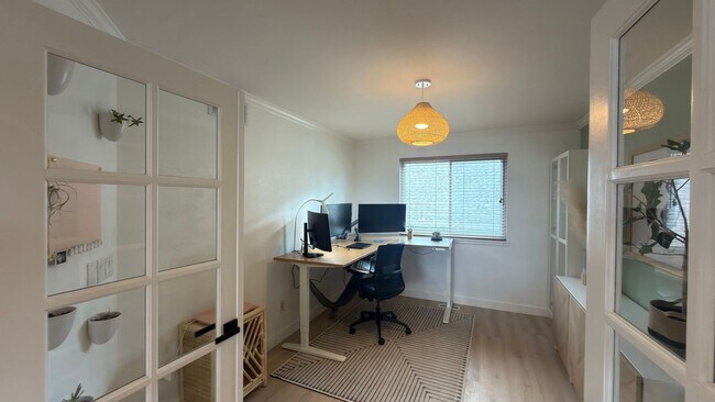 Building Photo - Great Furnished House In Fort Collins