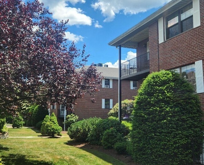 Building Photo - 360 Neponset St