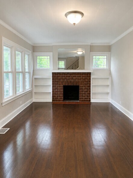 Building Photo - 1462 Parkhill Rd