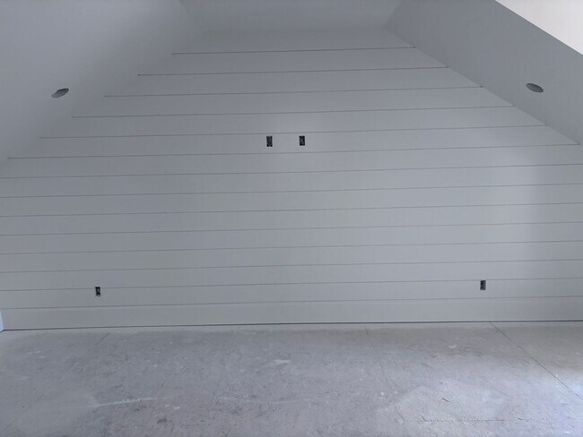 Building Photo - Gorgeous 7 bed 8 bath home with Swimming Pool and RV Garage