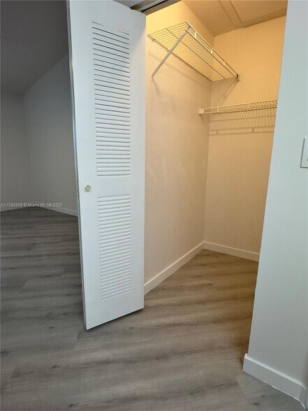 Building Photo - 2880 N Oakland Forest Dr