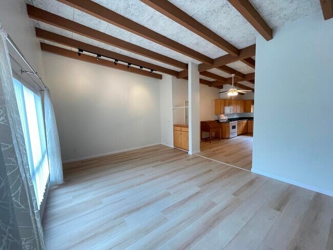 Building Photo - 4900 Van Noord Ave