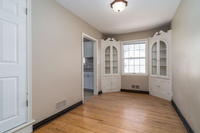 Building Photo - 2308 2nd Ave N