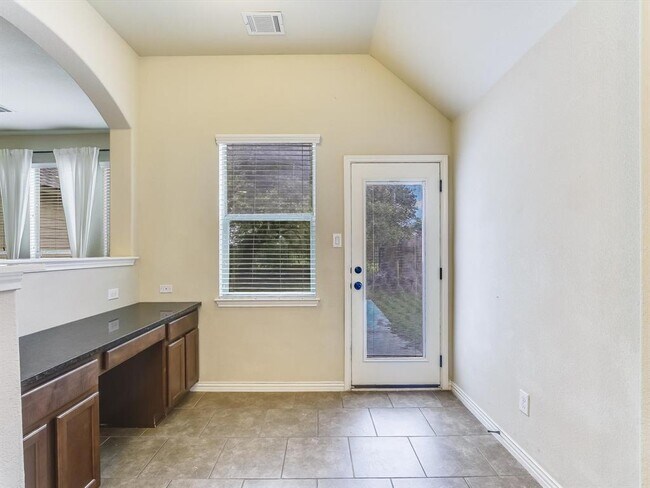 Building Photo - 452 Monahans Dr