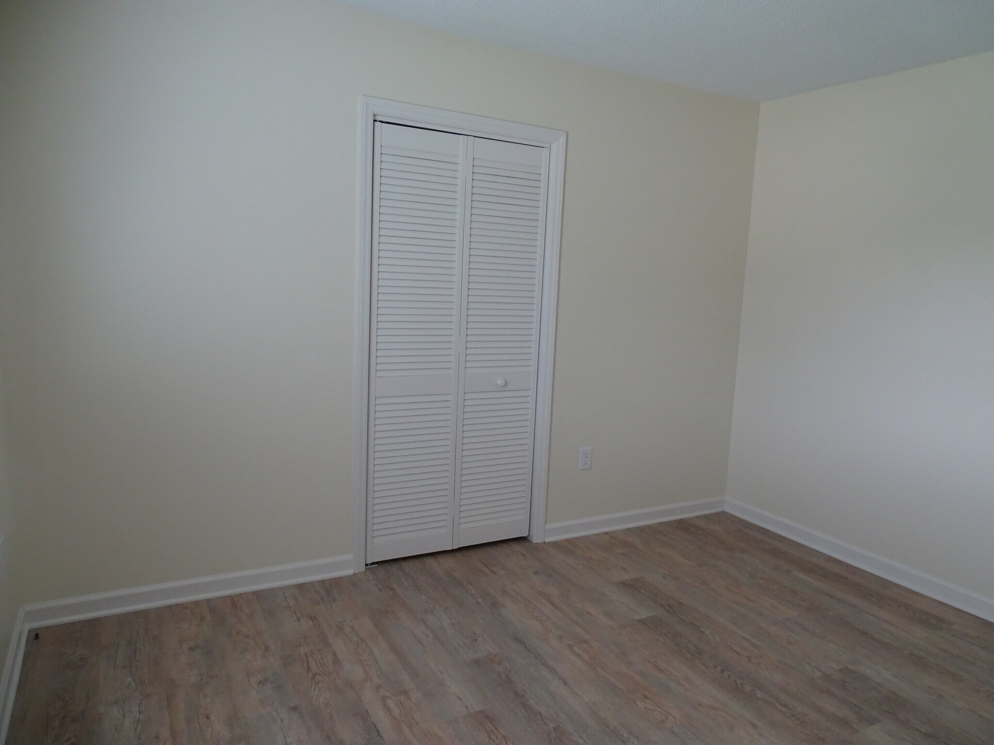 Building Photo - 5694 Claridge Dr