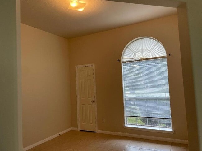 Building Photo - 2214 Plum Square Ct