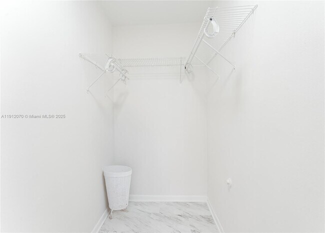 Building Photo - 1020 SW 74th Ave