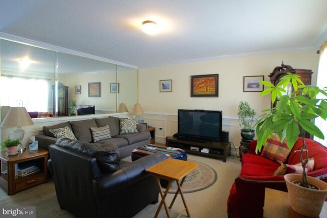 Building Photo - 104 Eastside Ln