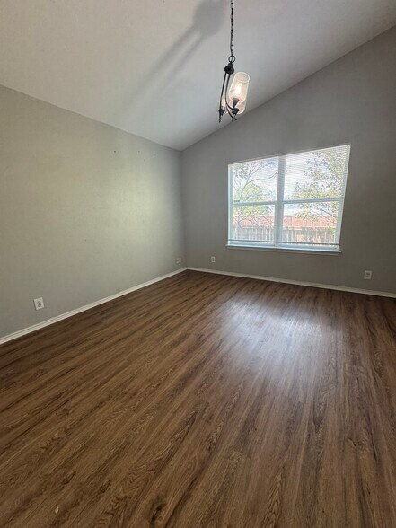 Master Bedroom - 6931 Grapevine Lk