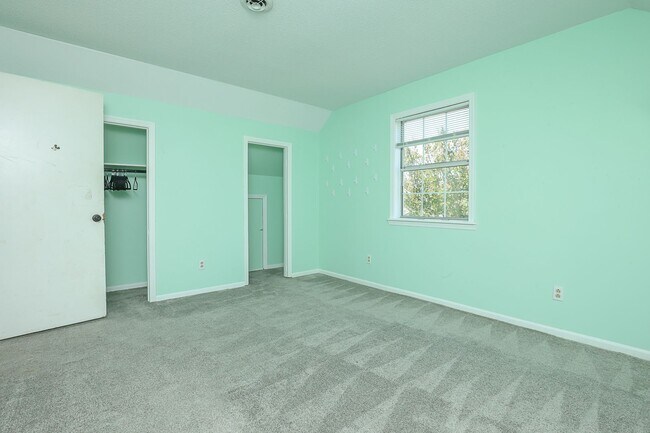 Building Photo - 4 bedroom 3 Bath in Tangelwoods - Fenced in backyard