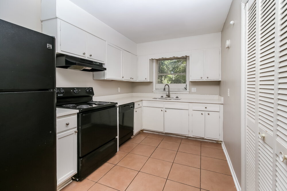 Building Photo - 5141 Hillside Dr NW
