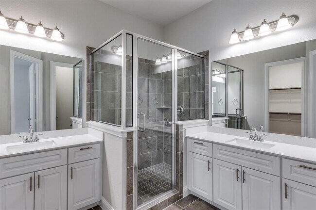 Building Photo - 4238 Shavano Dr