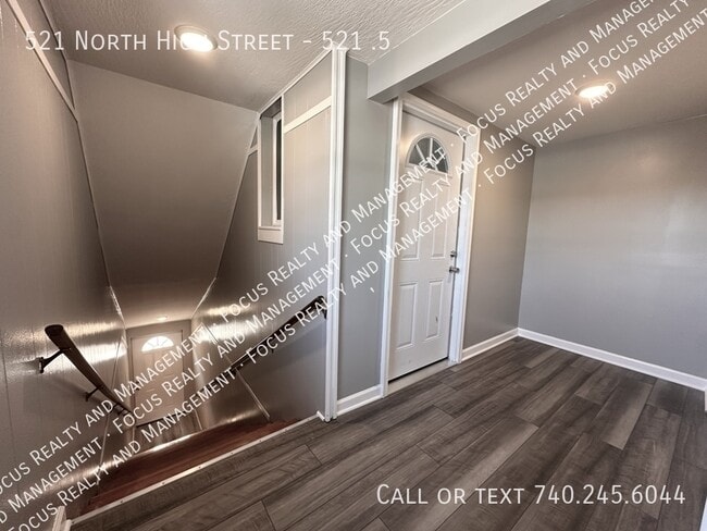 Building Photo - 521 N High St