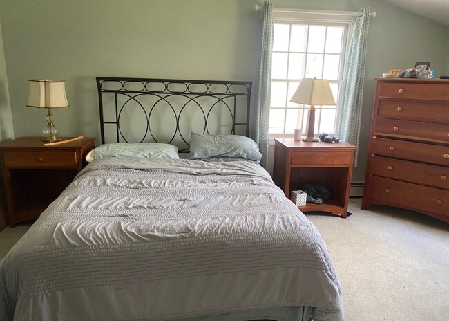 Building Photo - 437 Green Hill Rd