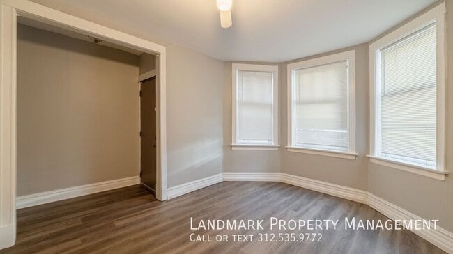 Building Photo - 2132 W Haddon-Unit 1