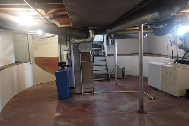 Building Photo - 1140 E Dayton St