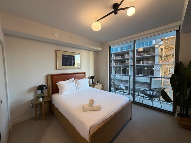 Building Photo - 11 NE 6th St