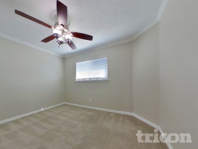 Building Photo - 6128 Silver Leaf Dr