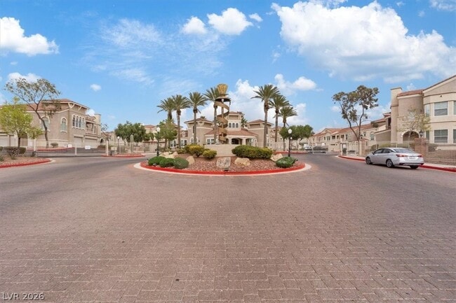 Building Photo - 10550 W Alexander Rd