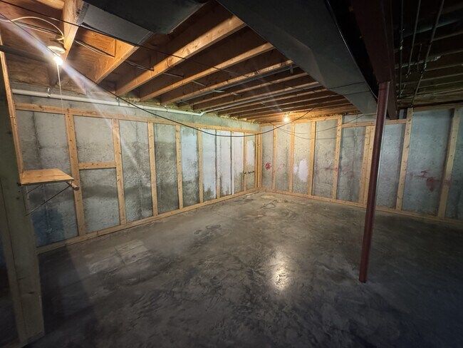 Building Photo - 125 SE 240th Rd