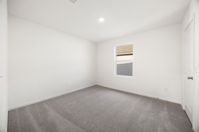 Building Photo - 8807 Vacek Xing Wy