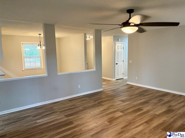 Building Photo - 1052 Wellington Dr