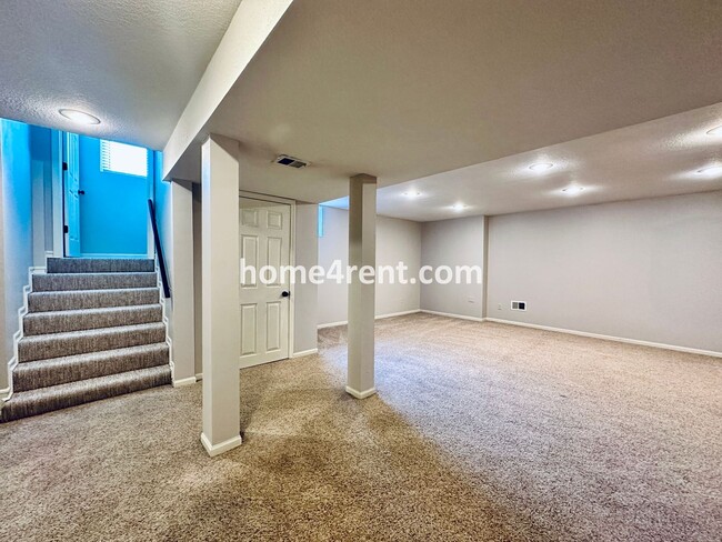Building Photo - Beautiful Overland Park Home in Blue Valle...