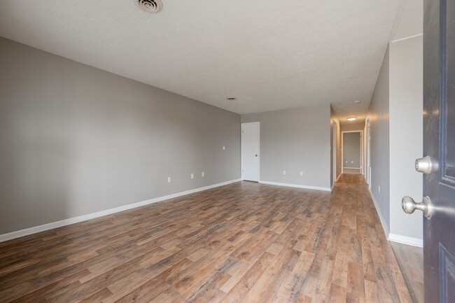 Building Photo - Gorgeous 3 bedroom unit!