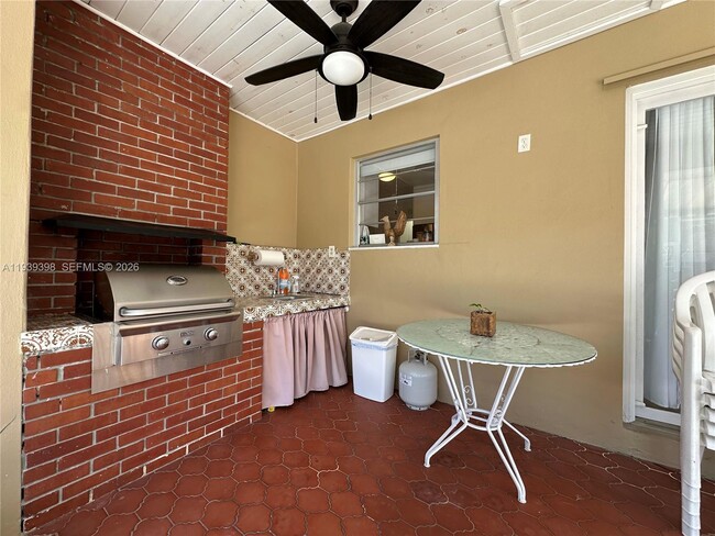 Building Photo - 120 Pocatella St