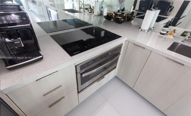 Building Photo - 92 SW 3rd St