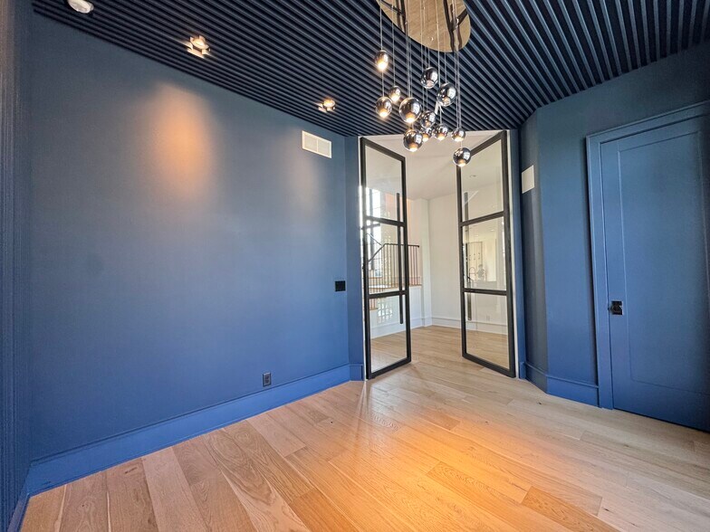 Building Photo - 2109 Belleview Ave