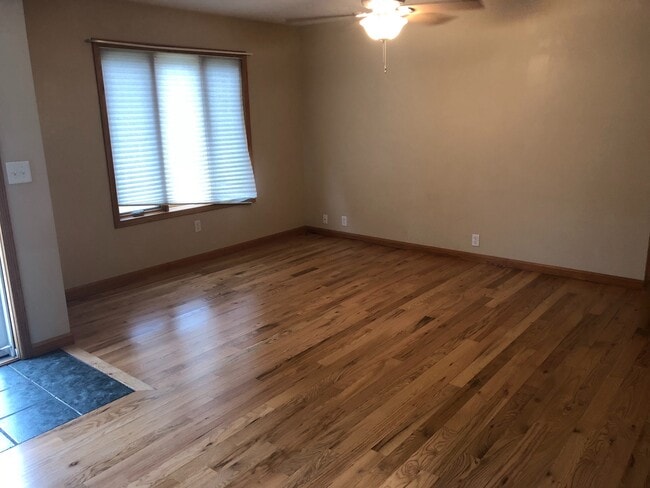 Building Photo - Cute home!