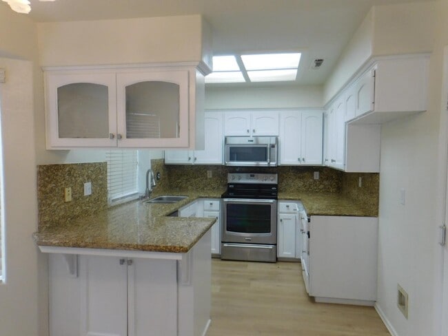 Building Photo - 9479 N Whitehouse Dr